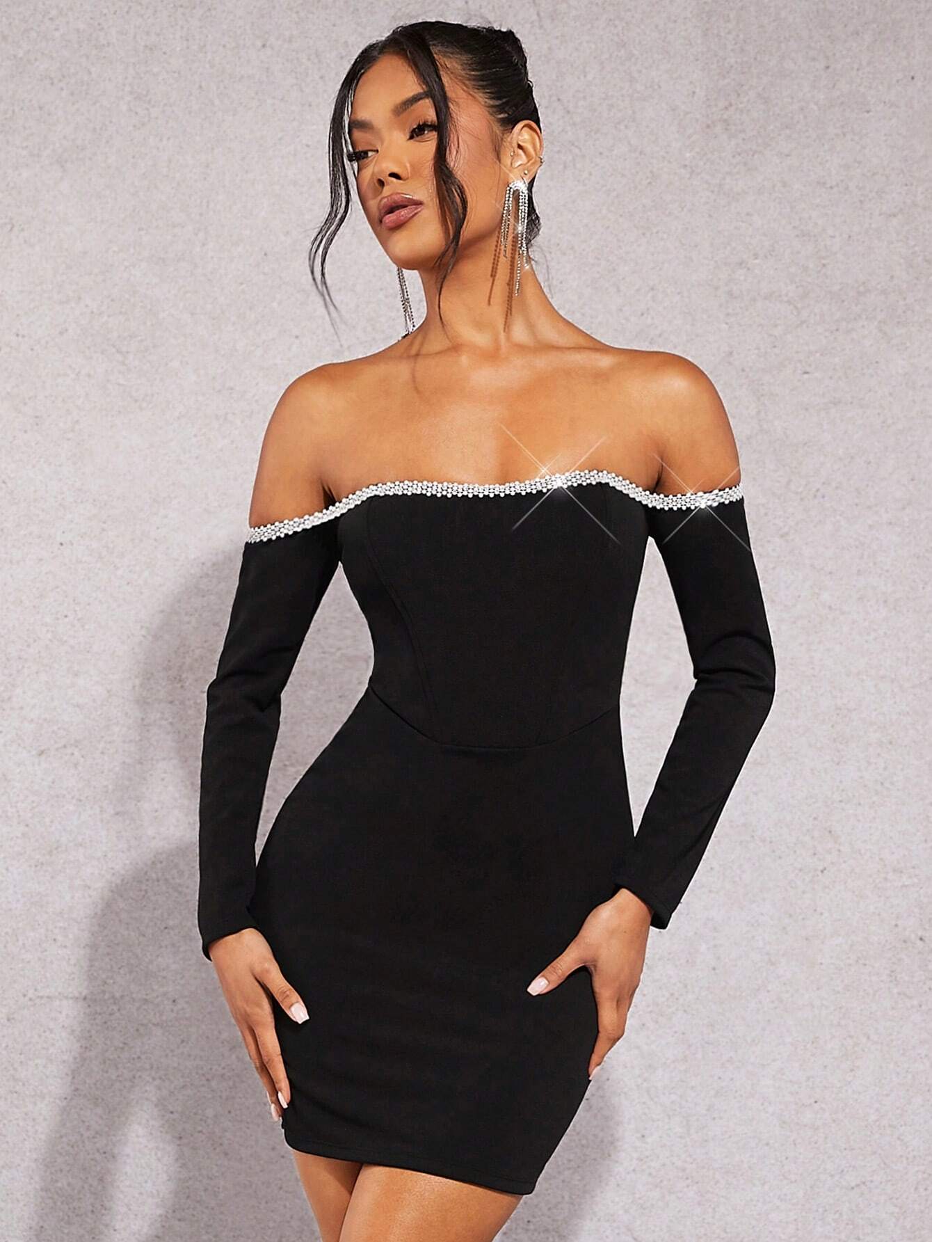 Emma - Off-Shoulder-Kleid mit Strass-Verzierungen