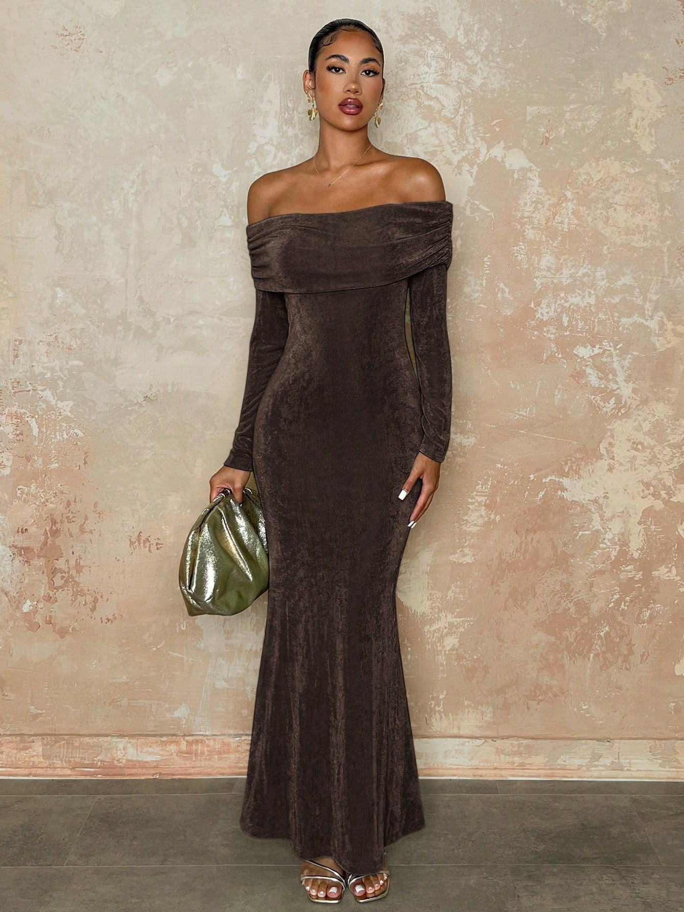 Lina - Langärmliges Off-Shoulder-Kleid