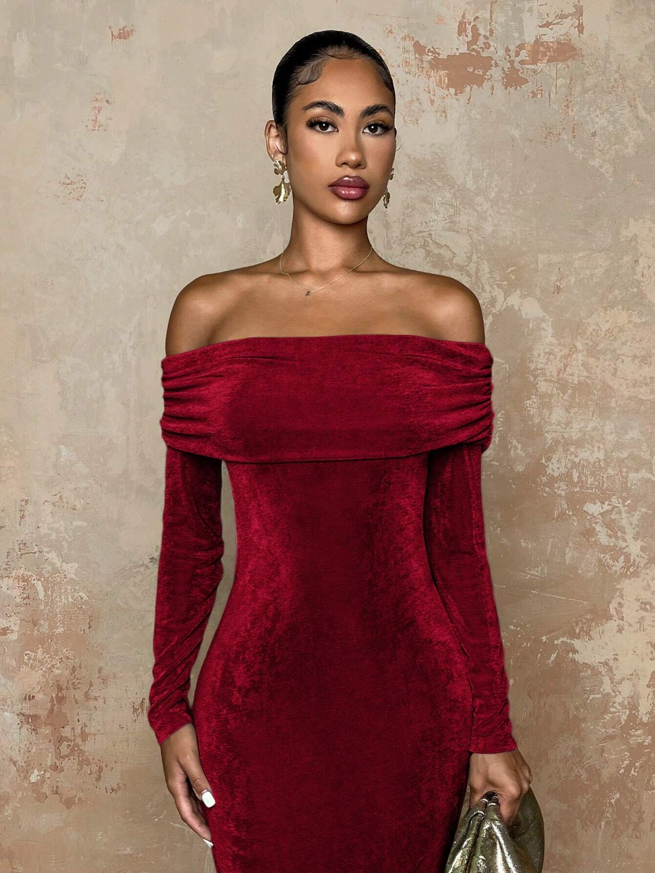 Lina - Langärmliges Off-Shoulder-Kleid