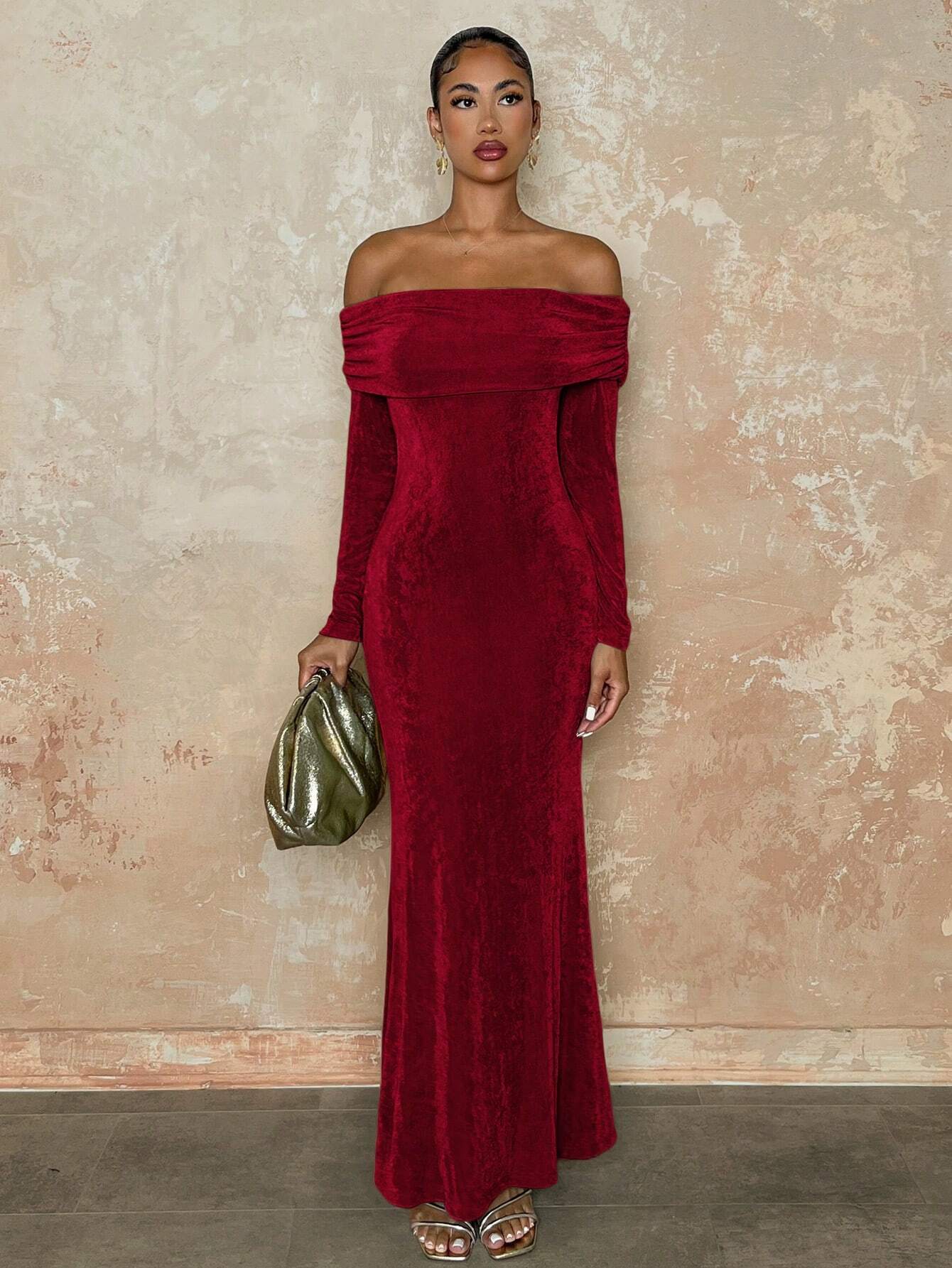 Lina - Langärmliges Off-Shoulder-Kleid