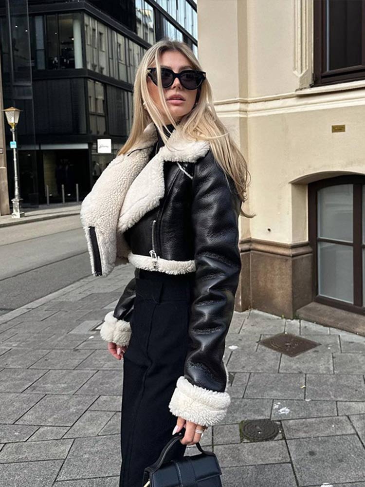 Leyla - Teddykragen-Cropped-Jacke